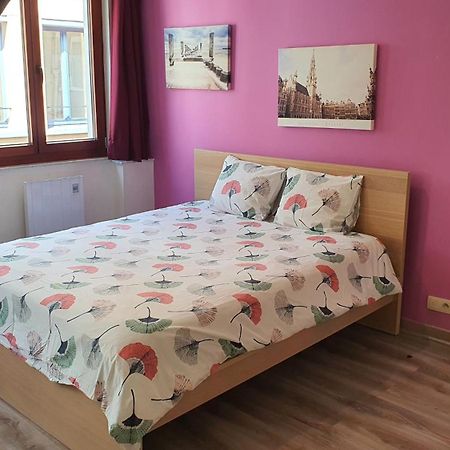 Chez Esmara Et Philippe Fourche Apartman Brüsszel Kültér fotó