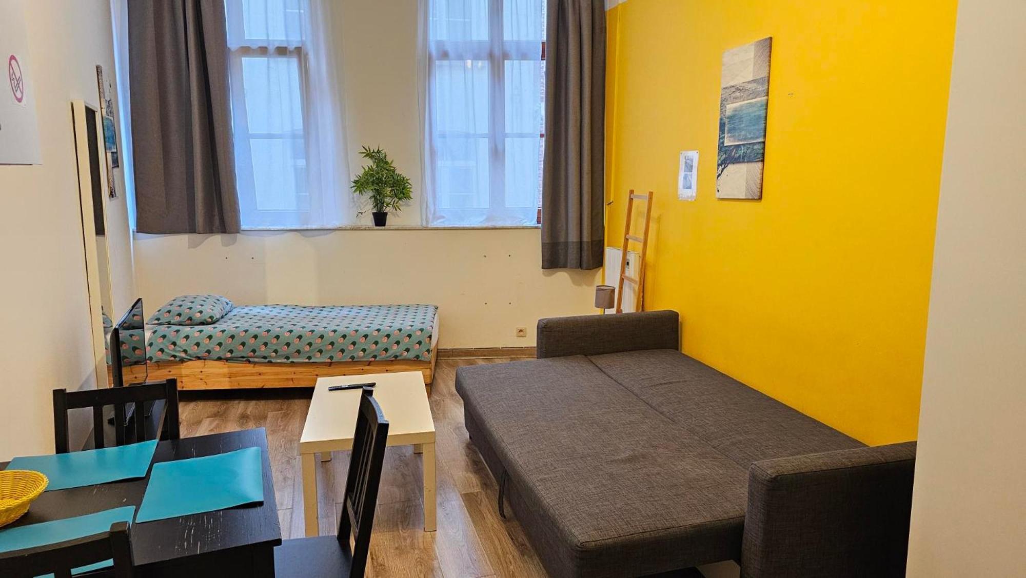 Chez Esmara Et Philippe Fourche Apartman Brüsszel Szoba fotó